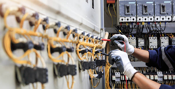 Professional Electrician technician working in Brentwood, TN